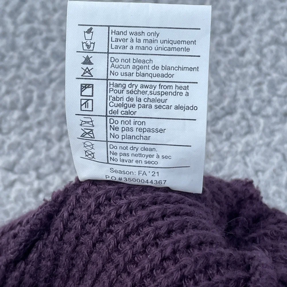 Carhartt Hat Beanies Womens One Size Lot Of 2 Purple White Knit Logo Work Winter
